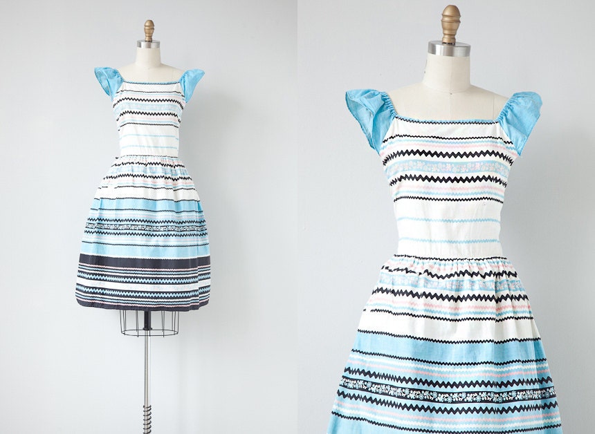vintage 1940s dress / vintage 40s dress / 1940s summer cotton striped day dress