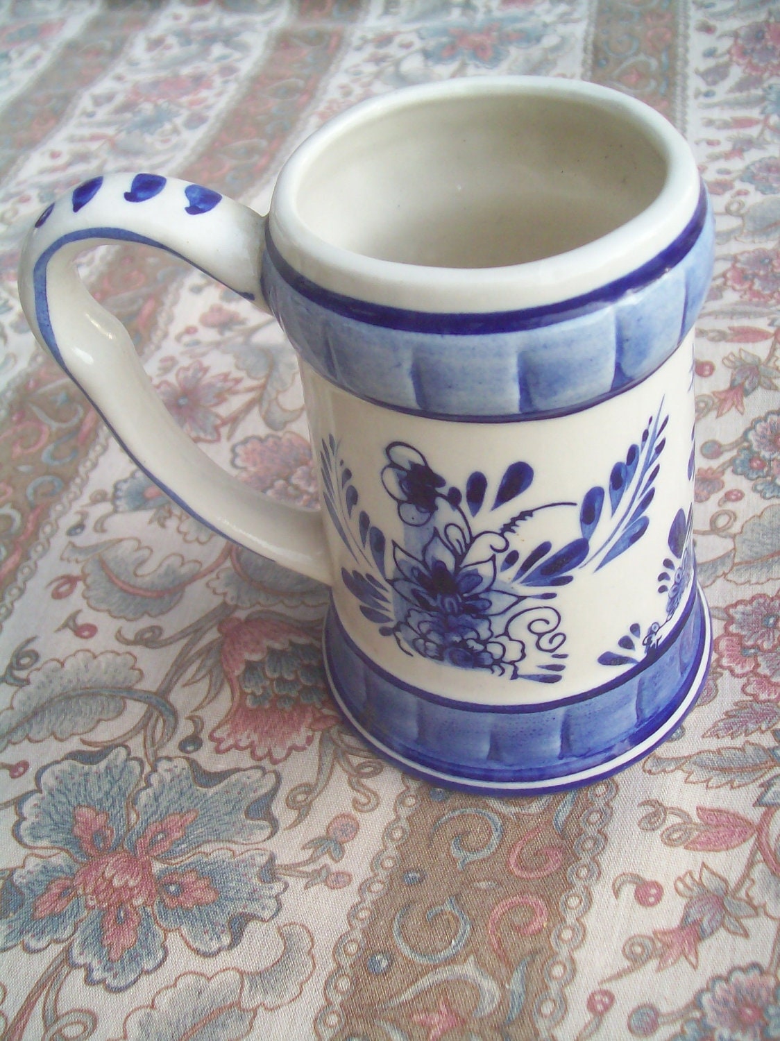 Vintage mug with handle white with blue flowers RVS