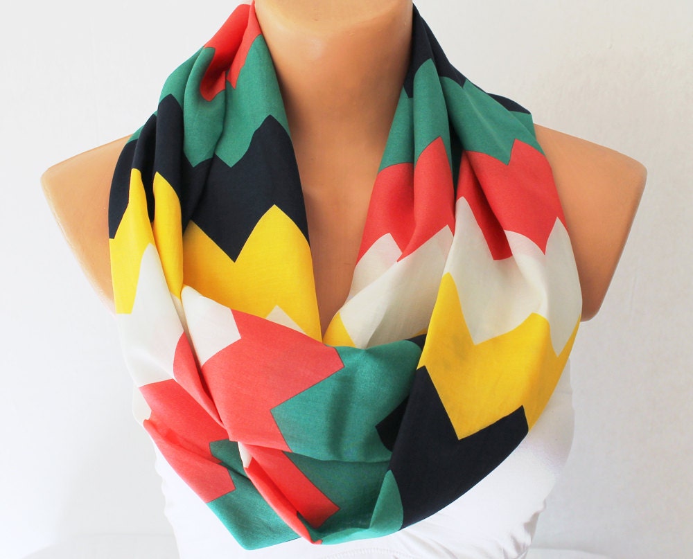 Infinity Scarf Loop Scarf Circle Scarf Cowl Scarf Soft and Lightweight Zigzag Chevron Print Red Green Yellow
