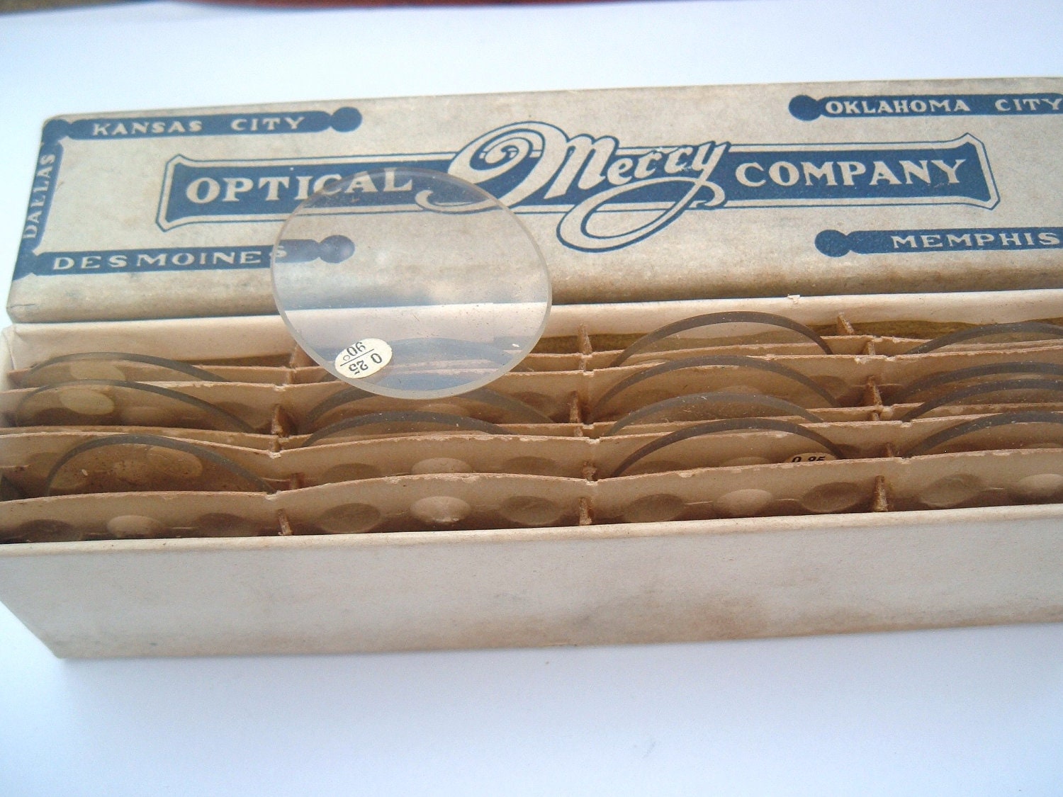 16 Vintage Antique Optical Lenses in original box
