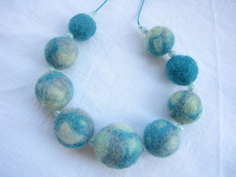 Felt necklace in ivory, turquoise and gray blue