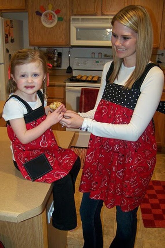 Fab Five Fun Flirty Aprons for Kids too | realmomkitchen.com