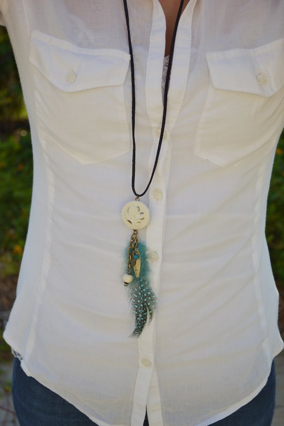 feather necklace - vintage charm