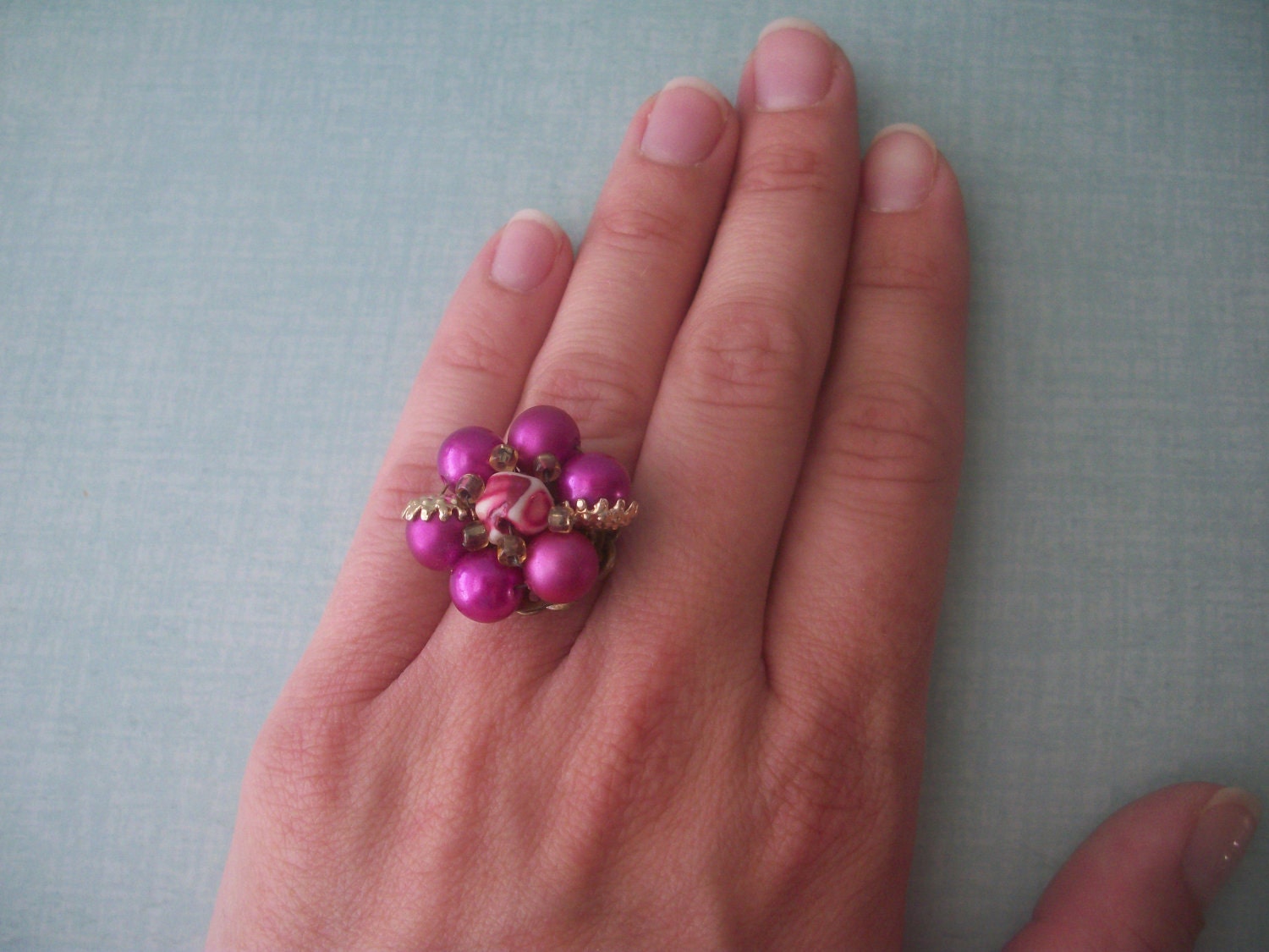 Pretty fuchsia and gold vintage adjustable ring