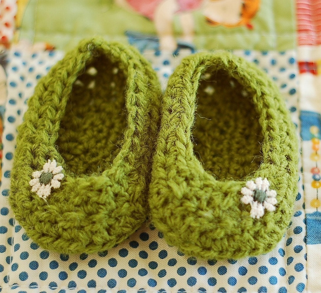Easy Crochet Slippers For Beginners Free Patterns | Scrapbook Shoppe